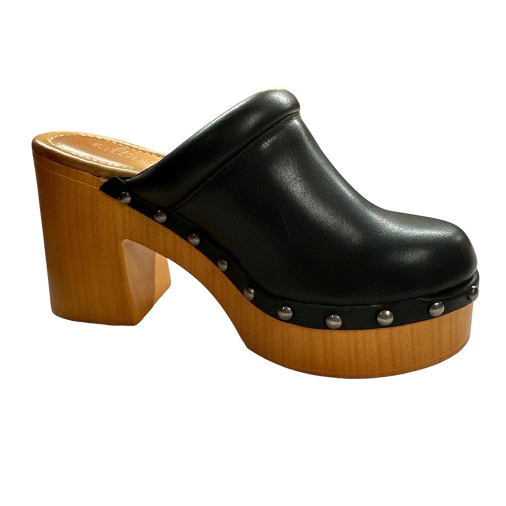 Altar’d State Rachele Black Faux Leather Studded Clogs Wooden Heel S 6 EUC